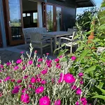 Hestar Husid, Het Luxe Paardenhuis Weesp