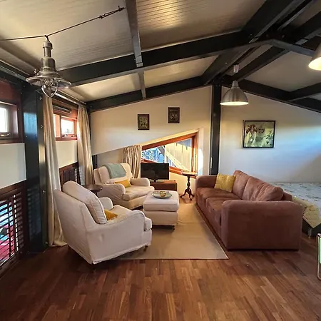 Hestar Husid, Het Luxe Paardenhuis *