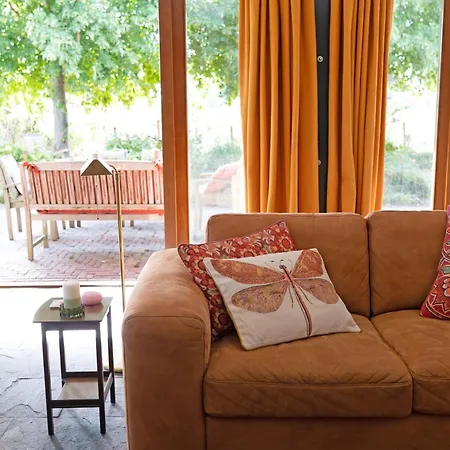 Hestar Husid, Het Luxe Paardenhuis Appartement Weesp