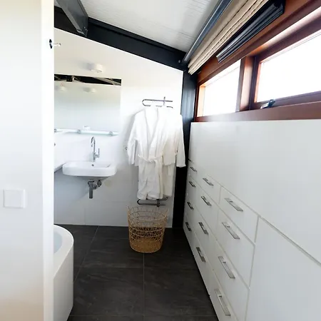 Hestar Husid, Het Luxe Paardenhuis Appartement Weesp