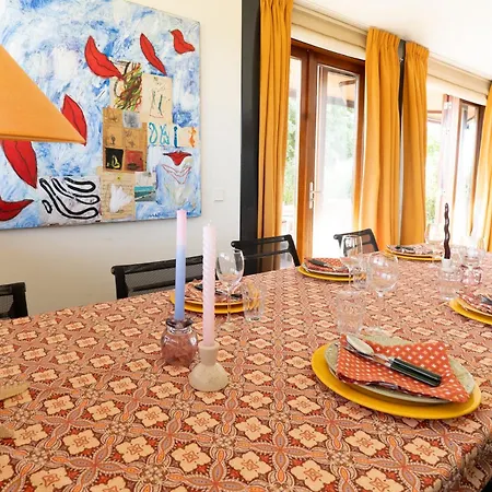 Hestar Husid, Het Luxe Paardenhuis * Weesp