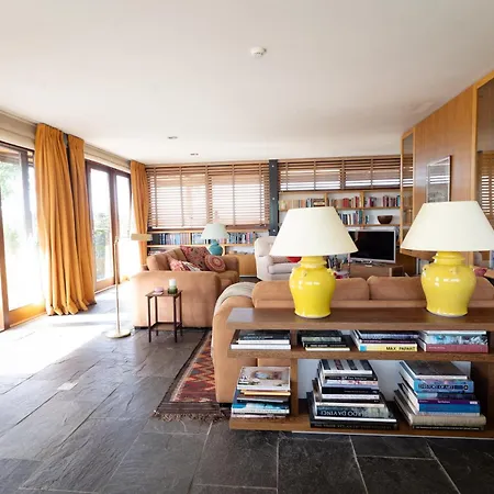 Hestar Husid, Het Luxe Paardenhuis