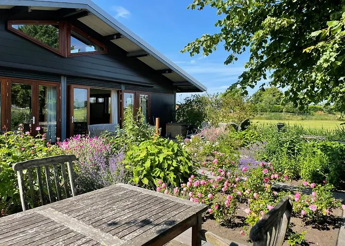 Hestar Husid, Het Luxe Paardenhuis Weesp