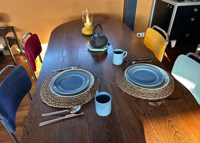 Hestar Husid, Het Luxe Paardenhuis ウェースプ