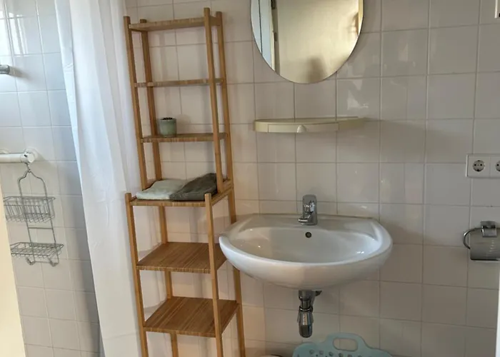 Hestar Husid, Het Luxe Paardenhuis * ウェースプ