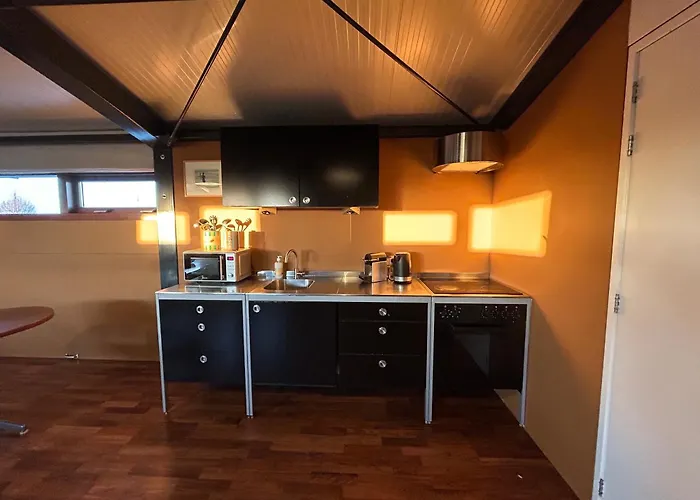 Hestar Husid, Het Luxe Paardenhuis * ウェースプ