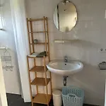 Hestar Husid, Het Luxe Paardenhuis * Weesp